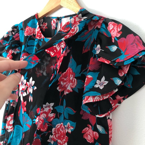 NWOT!! UO Tulip Style Floral Blouse Top - Picture 2 of 8